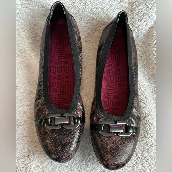 Munro Snake Ballet Flats Leather &amp; Patent TrimGun Metal Hardware 10M