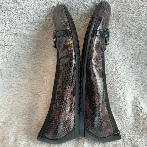Munro Snake Ballet Flats Leather &amp; Patent TrimGun Metal Hardware 10M
