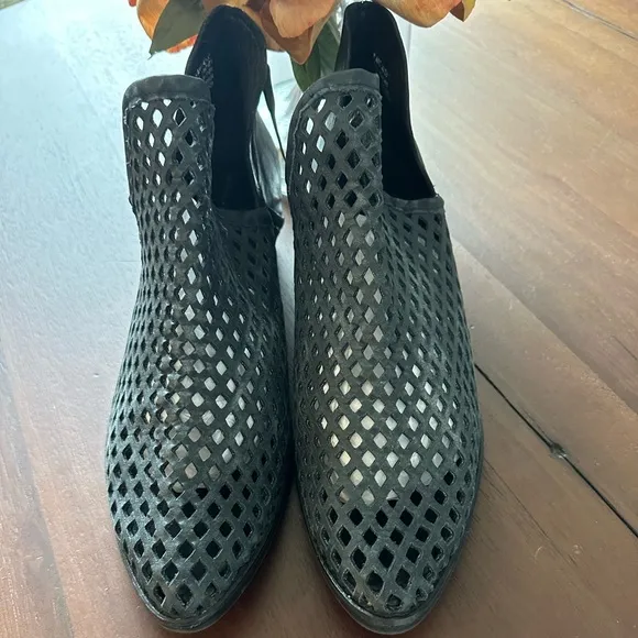 Muse &amp; Cloud Leather Laser Cut Perforated Distressed Heeled Ankle Boots Booties