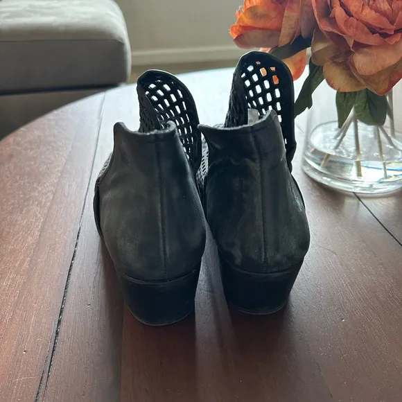 Muse &amp; Cloud Leather Laser Cut Perforated Distressed Heeled Ankle Boots Booties
