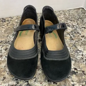 NAOT Israel KIREI MARY JANE SHOES BLACK SUEDE LEATHER WOMEN'S SIZE 39 US 8-8.5