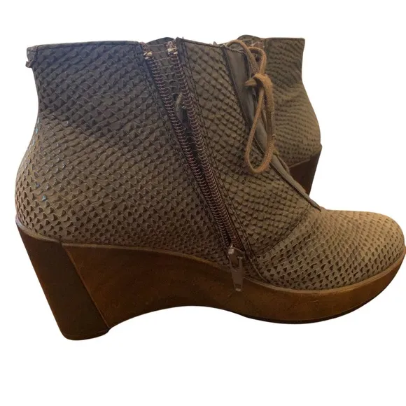 NAOT Nadine Brown Croc Wedge Ankle Booties Leather Lace Up Zip Up EU37/US6-6.5
