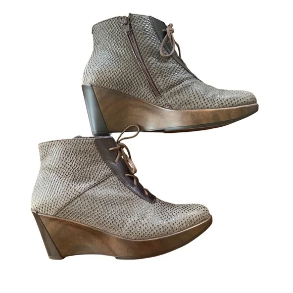 NAOT Nadine Brown Croc Wedge Ankle Booties Leather Lace Up Zip Up EU37/US6-6.5