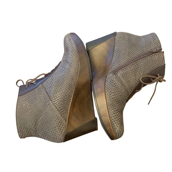 NAOT Nadine Brown Croc Wedge Ankle Booties Leather Lace Up Zip Up EU37/US6-6.5