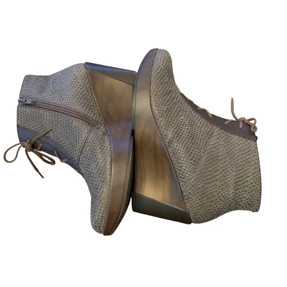 NAOT Nadine Brown Croc Wedge Ankle Booties Leather Lace Up Zip Up EU37/US6-6.5