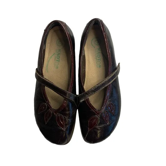 Naot Nau Mai Espresso Wine Leaf Mary Jane Leather Flats Size 38 EU 7 US