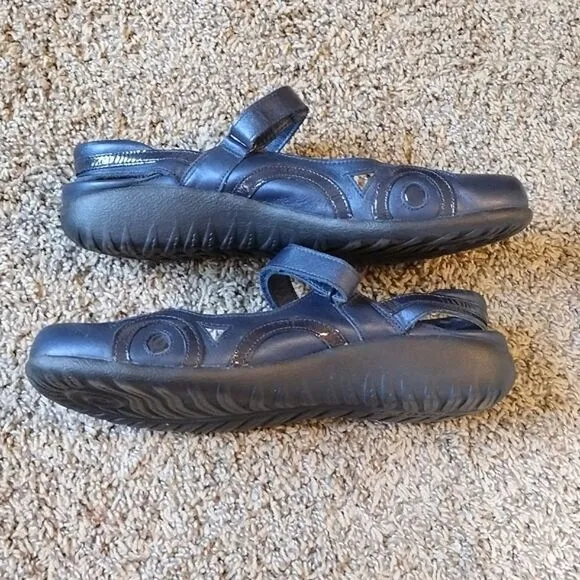 Naot Women's Size 8 Polar Sea Leather Rongo Adjustable Velcro Mary Jane Flats