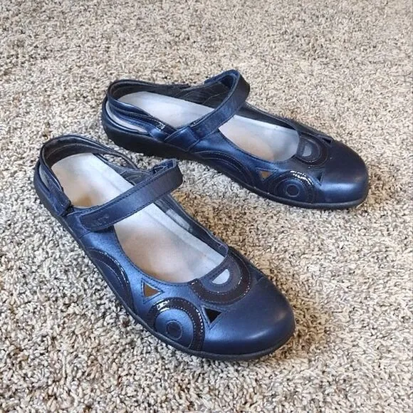 Naot Women's Size 8 Polar Sea Leather Rongo Adjustable Velcro Mary Jane Flats