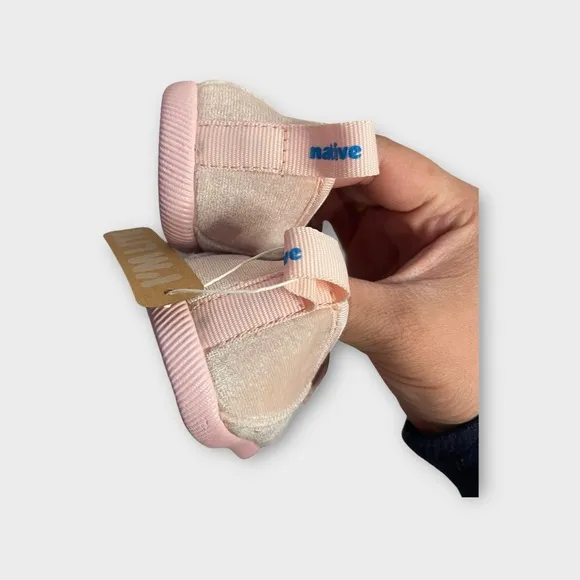 Native Malibu Velvet Pink Cat &amp; Bunny Textured Shoes