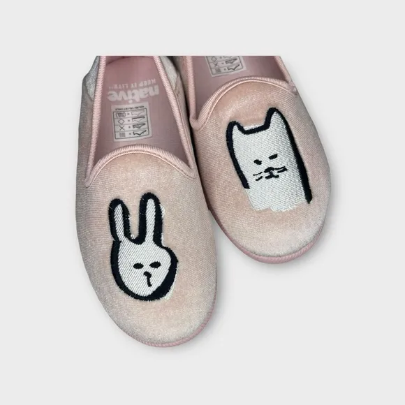 Native Malibu Velvet Pink Cat &amp; Bunny Textured Shoes