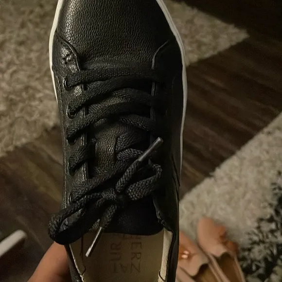 Naturalizer Black and Tan Sneakers with Textured Fabric