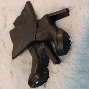 NATURALIZER Black Buckle Strap platform Wide Calf high heel leather boots