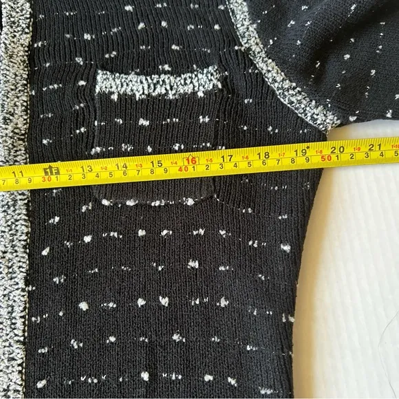 Neiman Marcus Sz M Women's Black White Open Front Cardigan Sweater Long Pocket
