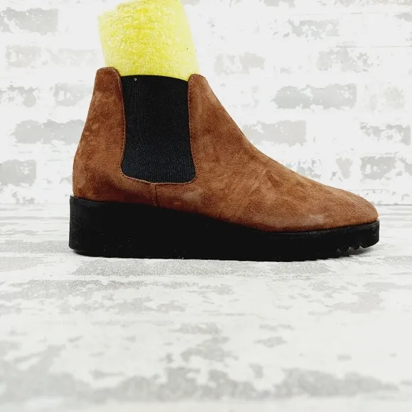 New Amalfi By Rangoni Brown Suede Pull On Chunky Sole Chelsea Boots W685