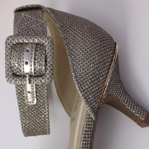 New Anne Klein Womens Metallic Textured Platinum Point Toe Heels Pumps Shoes 8.5
