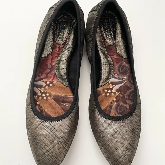New Born Halle Ballet shoe Gold Miele Textured . Leather upper