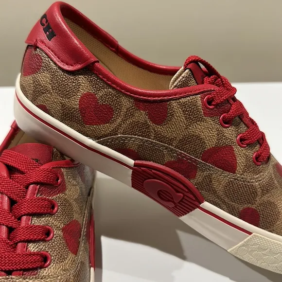 🌸NEW COACH Logo Heart ❤️ Print Leather Lace up Sneakers Sz 8 Without box Womens