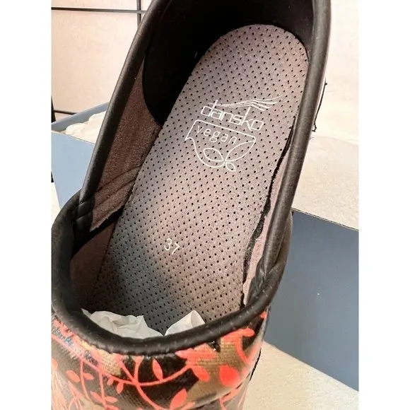 New Dansko Shoes Pink Black Vegan Pro Vine Coated Canvas Size 37 New