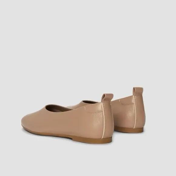 NEW EVERLANE THE day Glove Leather Flats in Tan