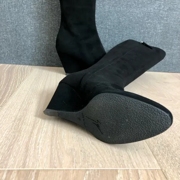 New Giuseppe Zanotti Size 6 Black Suede Boots