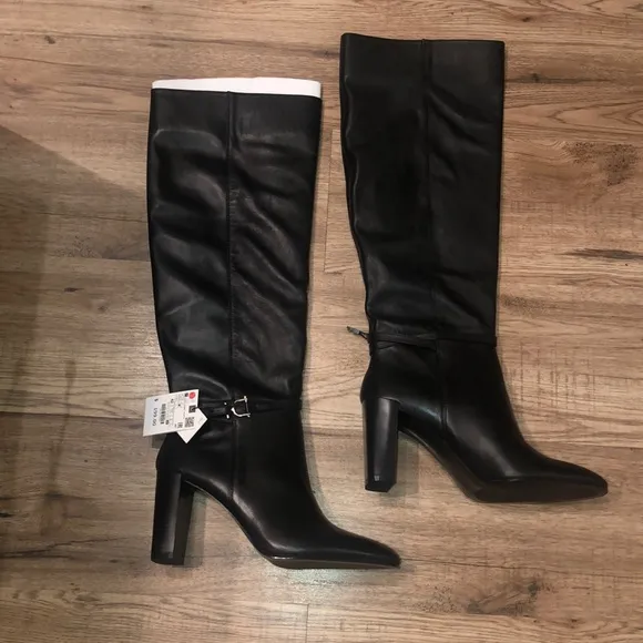 NEW!! HP 🥳🥳🥳 Zara Tall Heeled Knee Boots
