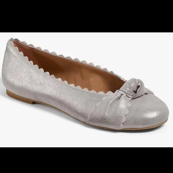 New in box Jack Rogers Holly bow leather ballerina flats in Silver 8.5
