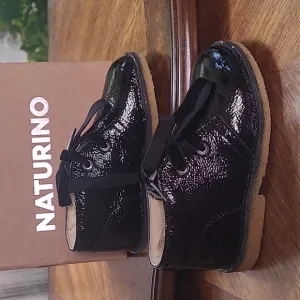 New in box! Naturino Milky black patent leather shoes Toddler size 9.5