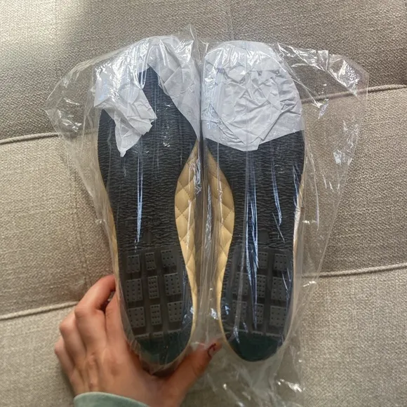New In Box Paul Mayer Ballet Flats