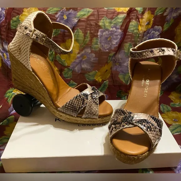 NEW- Kurt Geiger Womens Leona Wedge Espadrille Wedges Sandals Size 7US /37EUR