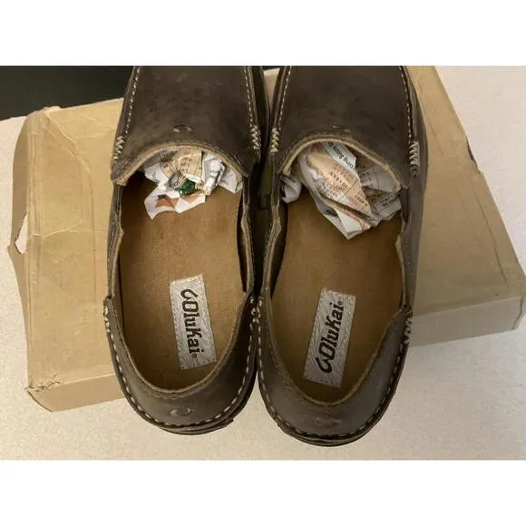 New! Mens Olukai Moloa Leather Slip On Shoes - Dark Wood / Dark Java. Size 8.5.
