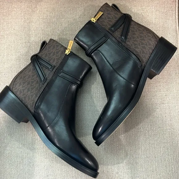 NEW! Michael Kors Hamilton Flat Bootie Black/ Brown Size 9.5