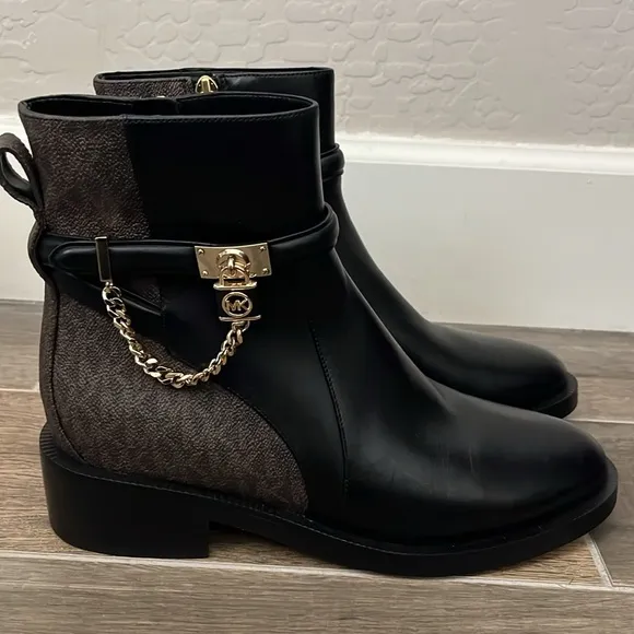 NEW! Michael Kors Hamilton Flat Bootie Black/Brown Size 8