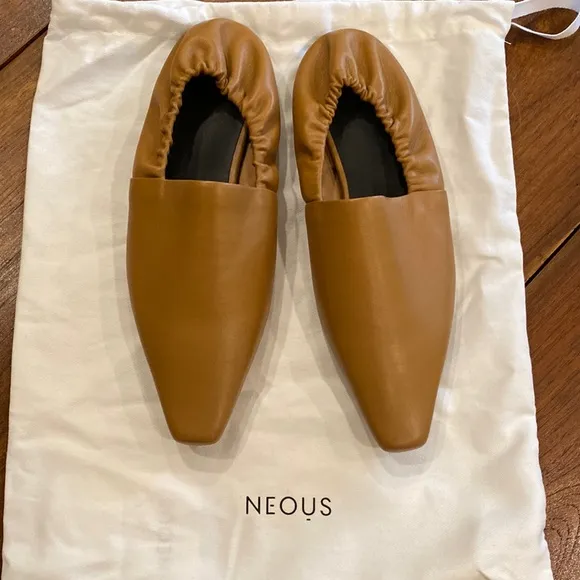 New Neous Pointy Flats in Camel size 37