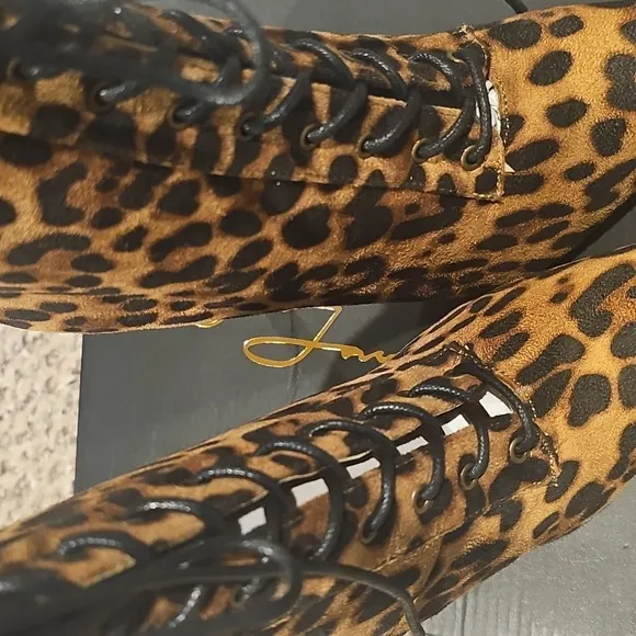New Olivia Ferragamo &quot;social&quot; leopard boots .size 7. Free ship