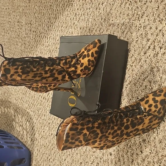 New Olivia Ferragamo &quot;social&quot; leopard boots .size 7. Free ship