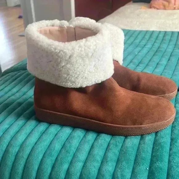 New Porte &amp; Paire shearling-trimmed suede boots sz 10