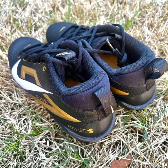 NEW RARE Nike Alpha Menace 4 Elite Gold size 11 Football Cleats shoes