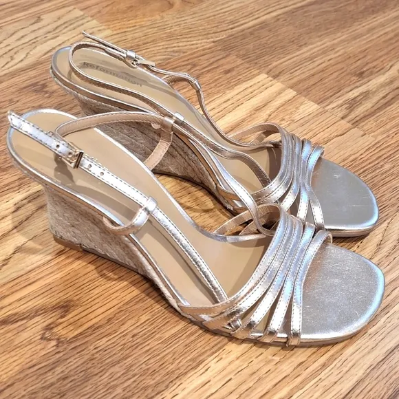New Reformation Ava Wedges Espadrille In Metallic