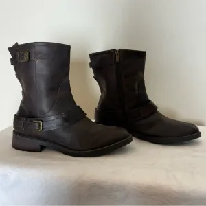 New! Retail $160 Enzo Angiolini Dark Brown Leather Boots Size 9.5