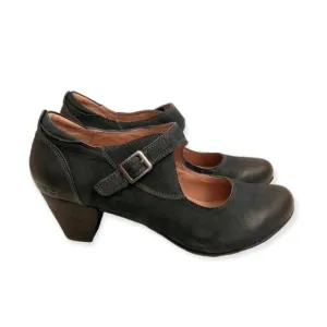 NEW Taos Oiled Leather Mary Jane Shoes in Navy, Size US 9.5M, EU 40 New w/o Box