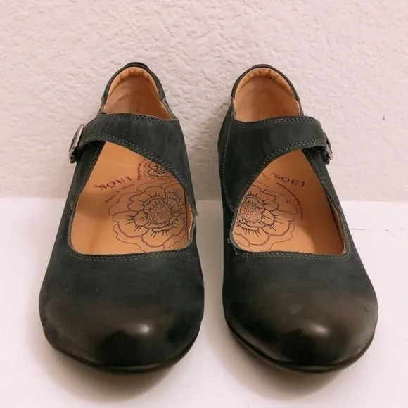 NEW Taos Oiled Leather Mary Jane Shoes in Navy, Size US 9.5M, EU 40 New w/o Box