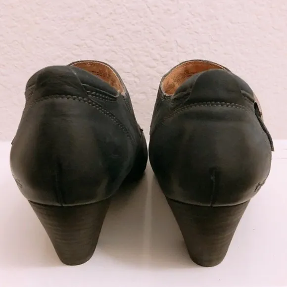 NEW Taos Oiled Leather Mary Jane Shoes in Navy, Size US 9.5M, EU 40 New w/o Box