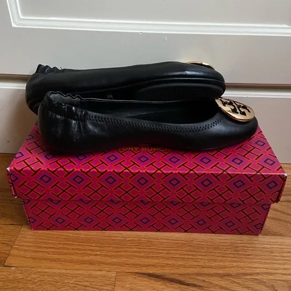 New Tory Burch black leather flats sz 6.5