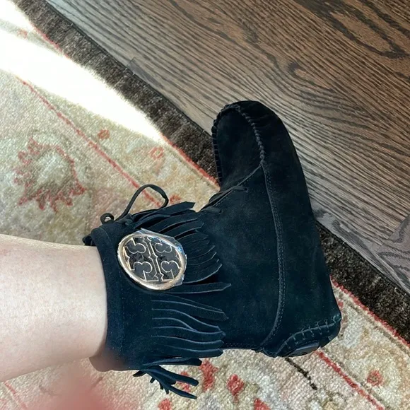 New Tory Burch suede Moccasins