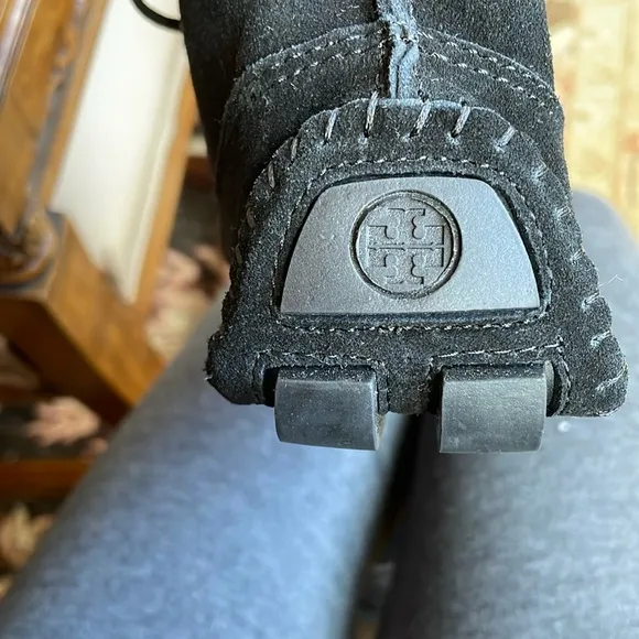 New Tory Burch suede Moccasins