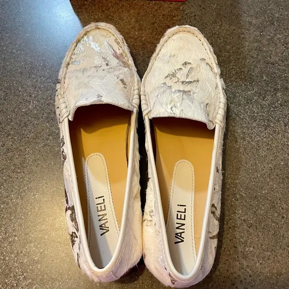 NEW VANELI ALBION LOAFER MOCCASINS IN CREAM PLATINO HAIRCALF SIZE 9.5