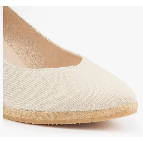 New Viscata V Cut Espadrille Wedges Size EU 40/US 9 Beige  Kate Middleton Fav!