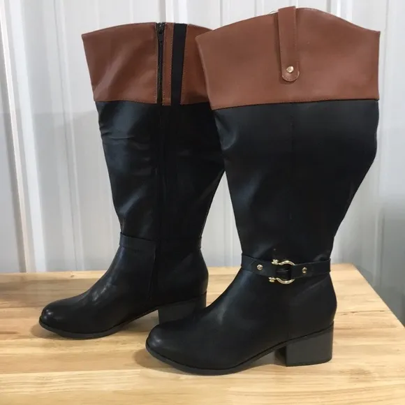 New WB Woman’s Karen Scott Heeled Boots