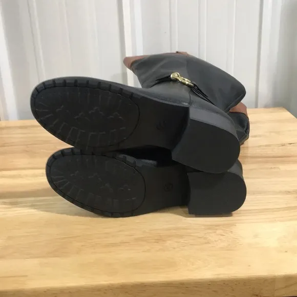 New WB Woman’s Karen Scott Heeled Boots