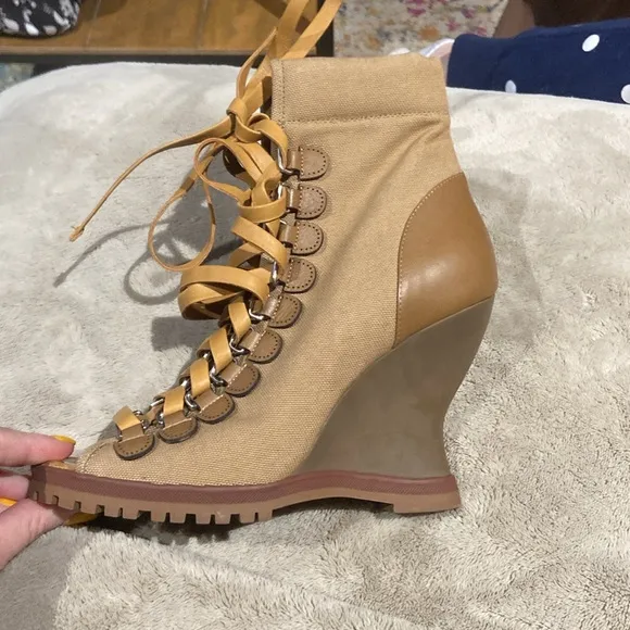 New without box Chloe tie up heel boots